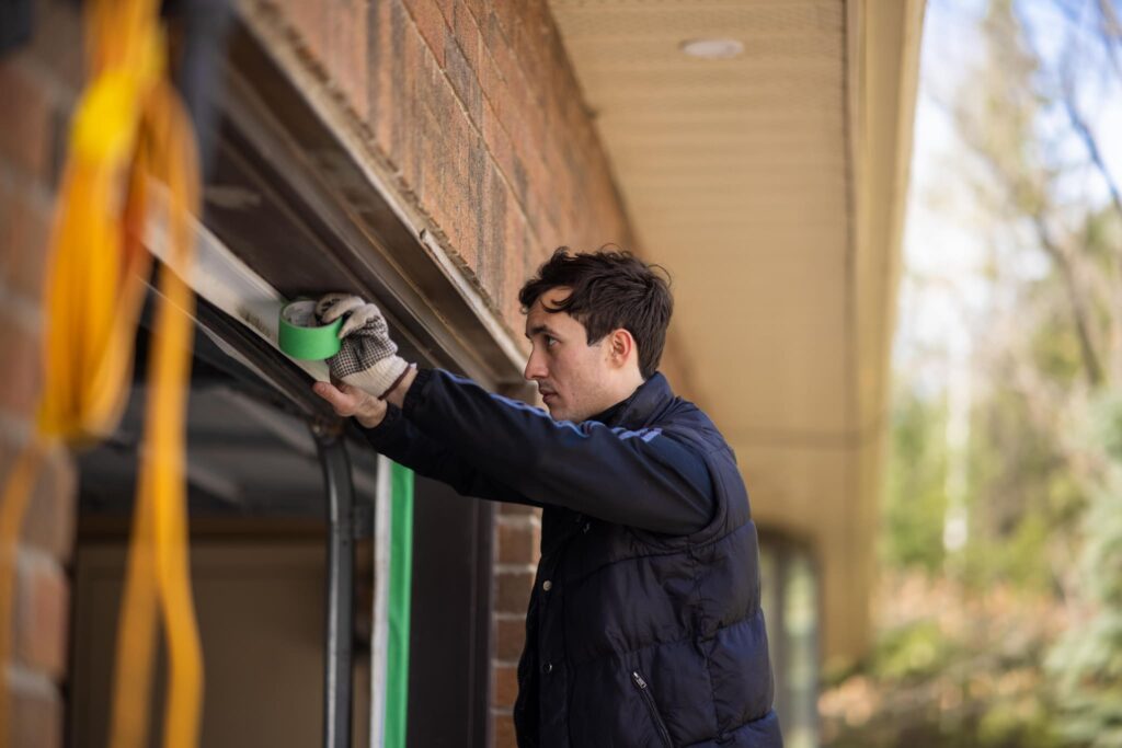 handyman ottawa garage door painting