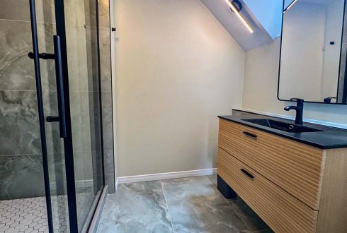Bold Elegance in the Golden Triangle: A Contemporary 3-Piece Transformation